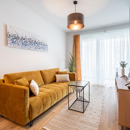 Blooming Budapest Apartment With Free Underground Parking Bagian luar foto