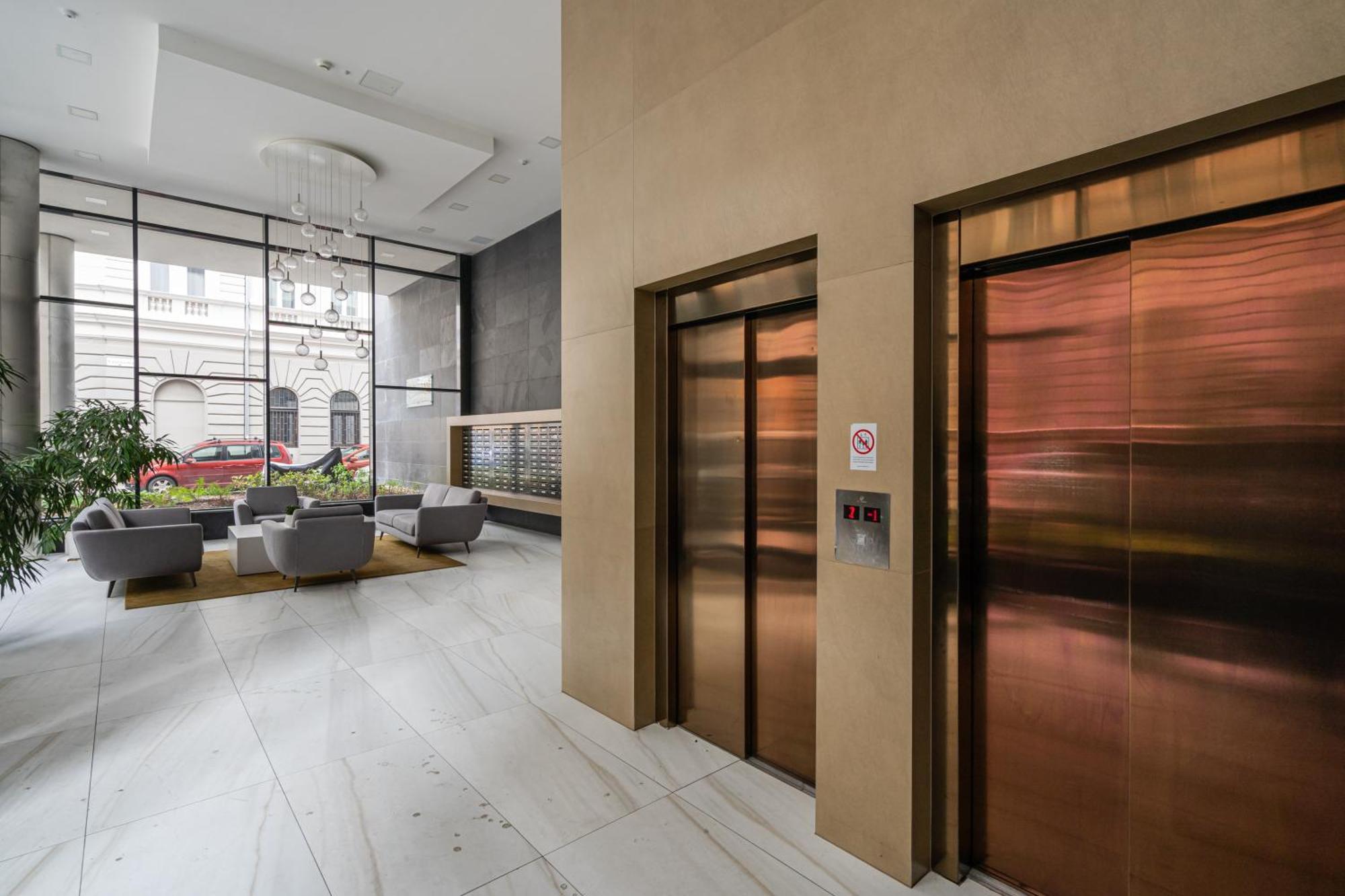 Blooming Budapest Apartment With Free Underground Parking Bagian luar foto